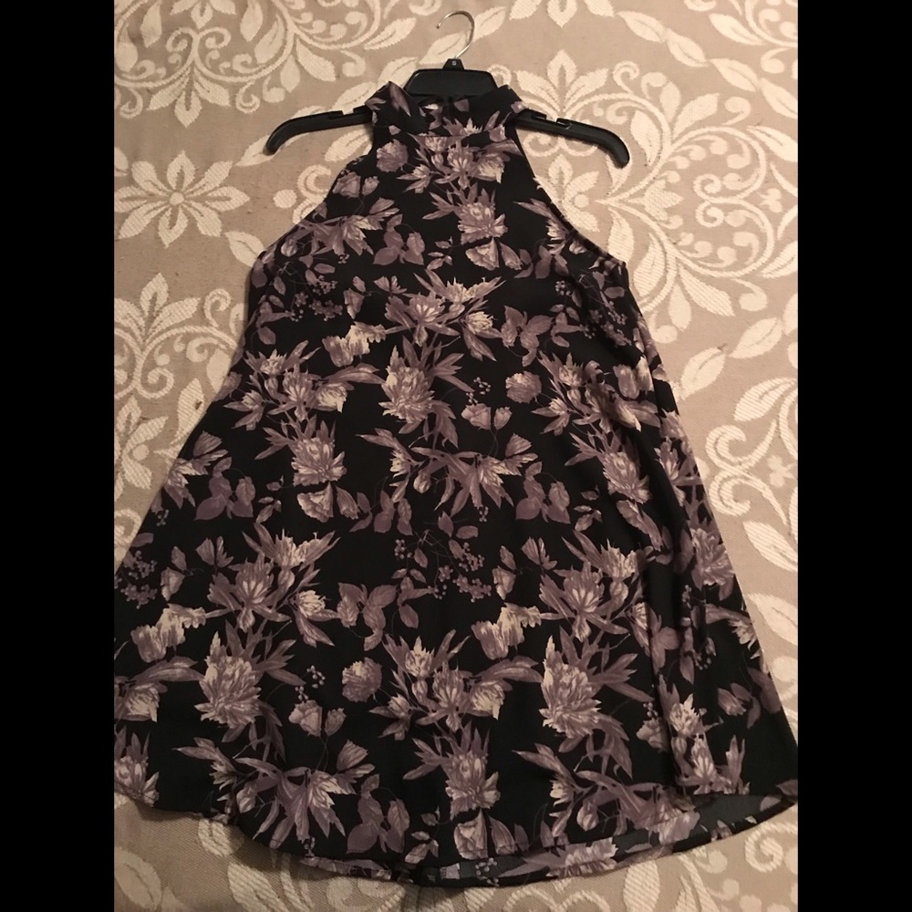 Sleeveless dress.